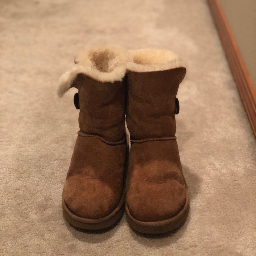 Ugg Bailey Button - image 2